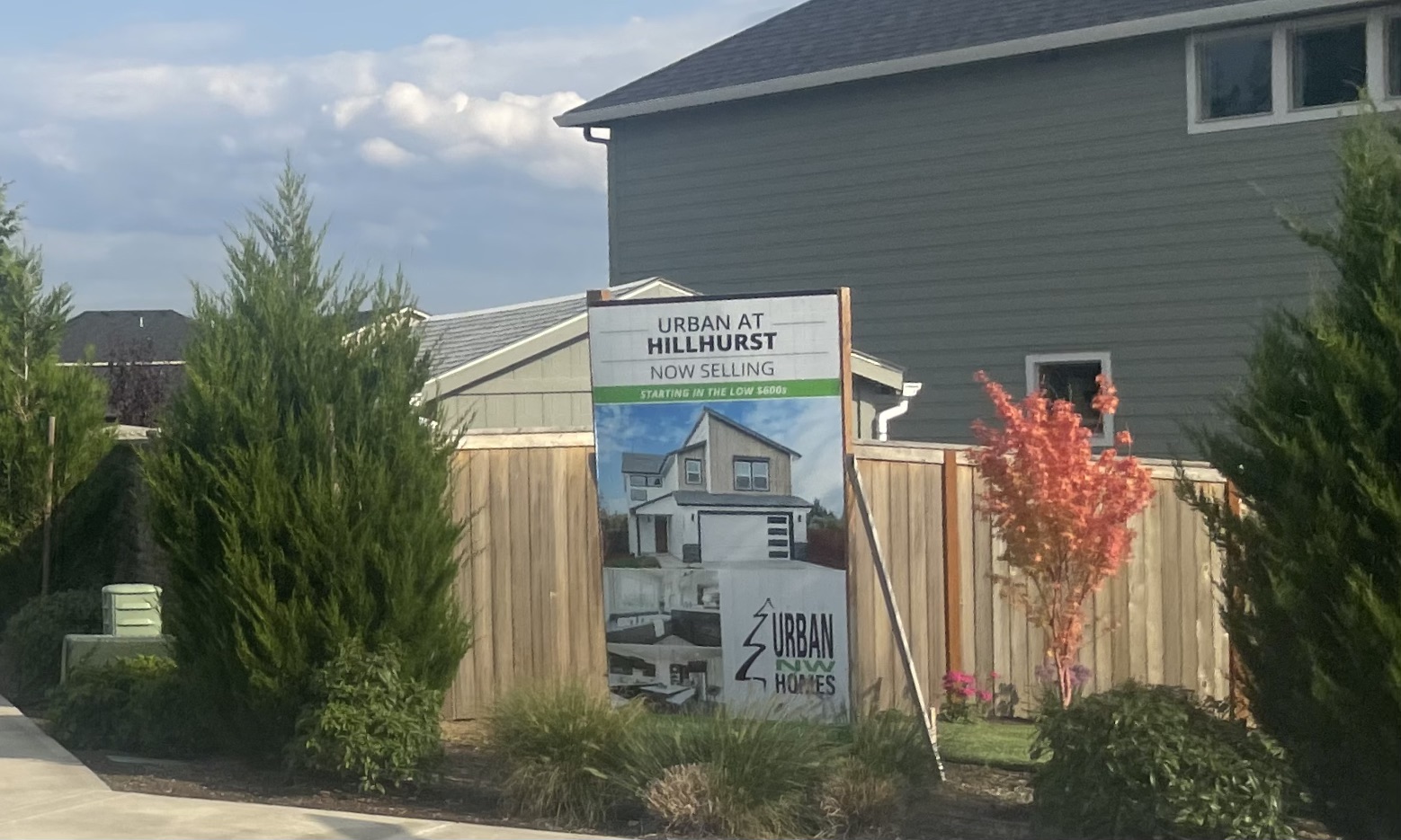 Sign showing Urban Downs neighborhood entrance in Ridgefield WA